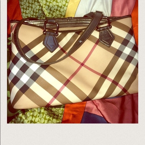 Burberry handbag - Picture 2 of 9